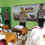 Mendadak Jadi Guru Pada Kelas Inspirasi, Kapolres Kediri Kota Beri Motivasi Para Pelajar