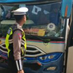 Jelang Nataru, Polres Magetan Bersama Dishub Lakukan Ramp Check Angkutan Transportasi