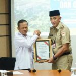 Berhasil Tingkatkan MCP, Pj Bupati Bangkalan Dapat Penghargaan dari Universitas Trunojoyo Madura (UTM)