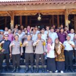 Gelar Cangkrukan Bersama Warga Balong, Polres Ponorogo Laksanakan Cooling System Pasca Coblosan Pemilu 2024