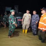 Gerak Cepat, Pj Bupati Bangkalan Tinjau Banjir di Kecamatan Blega