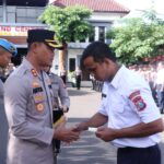 Kapolres Ponorogo Beri Kartu BPJS Ketenagakerjaan untuk 97 PHL