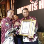 Rakernis Humas Polri, Bidhumas Polda Jatim Raih Dua Penghargaan