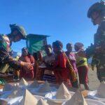 TK Koper berbagi sarapan pagi kepada Mama Papua