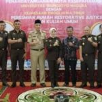 Pj Bupati Hadir Penandatanganan MoU Antara UTM dengan Kejati Jatim