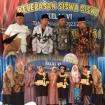 Pelepasan Siswa-siswi Kelas VI di UPTD SDN Banangkah 1 Penuh Haru, Camat Burneh Ajak Terus Kejar Cita-cita