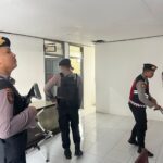 Masa Pendaftaran Paslon di Pilkada 2024 Polisi Sterilisasi Kantor KPU Kota Blitar