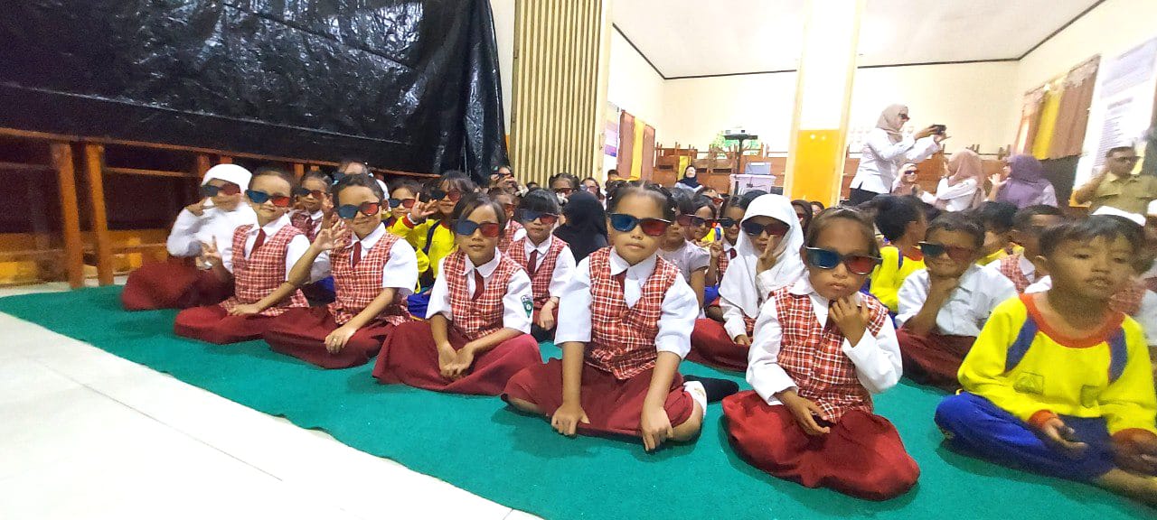 SDN 04 Sumberjambe Mengutamakan Keagamaan serta Nobar Film Edukasi 3D Pendidikan Karakter Anak