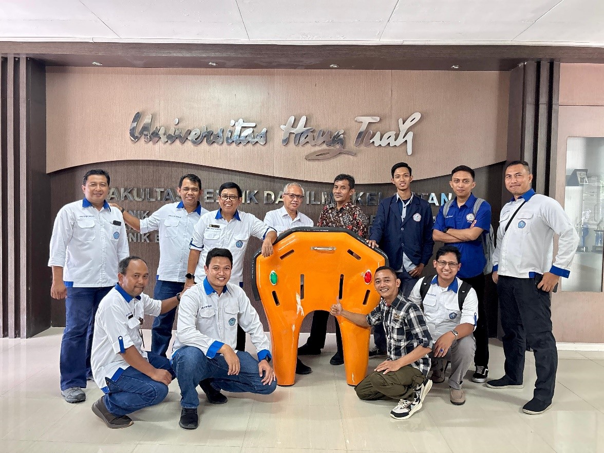 Langkah Besar FTIK UHT Menuju Masa Depan Maritim: Teknologi Inovatif dalam Genggaman