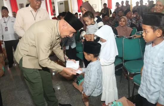 Pj Bupati Bangkalan Dorong Perluasan Distribusi Air Bersih hingga Pelosok