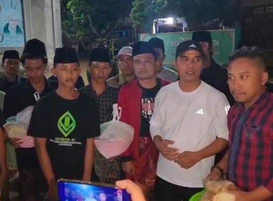 Bupati Bangkalan Lukman Hakim Tinjau Banjir di Blega, Sahur Bersama Warga Terdampak