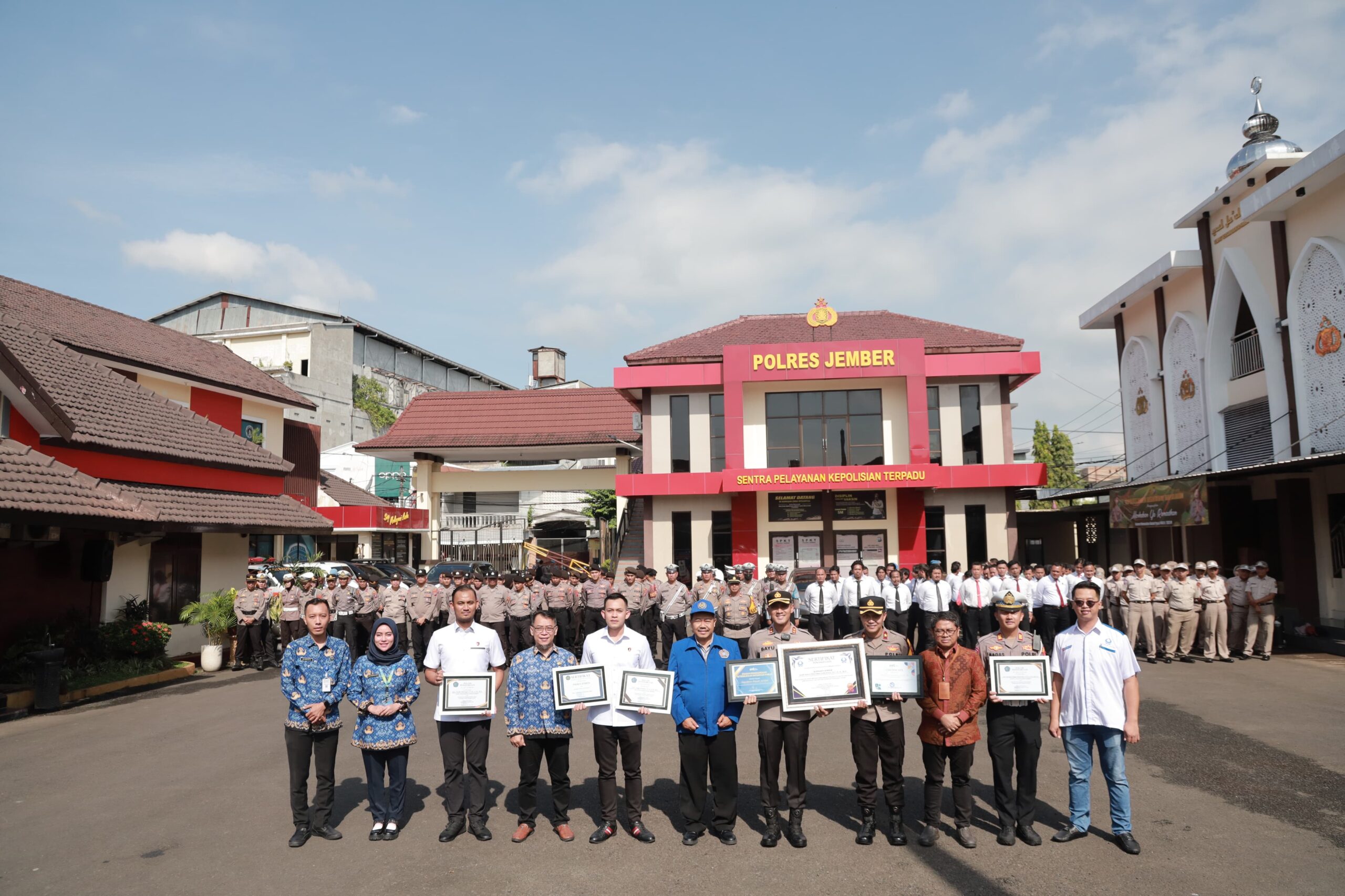 Berkat Keberhasilan dalam Tugas, Polres Jember Diguyur Berbagai Penghargaan