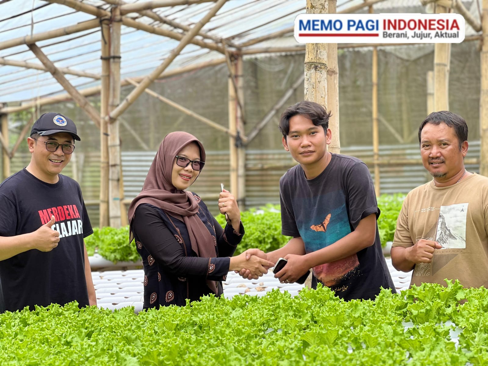 SMA Negeri Plus Sukowono Perkuat Ketahanan Pangan Melalui Studi Lapang Hidroponik